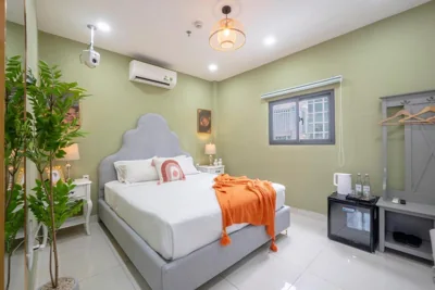 Habitación Queen Superior — SAZI AMILA Nguyen Hue HOTEL - Free Banh Mi